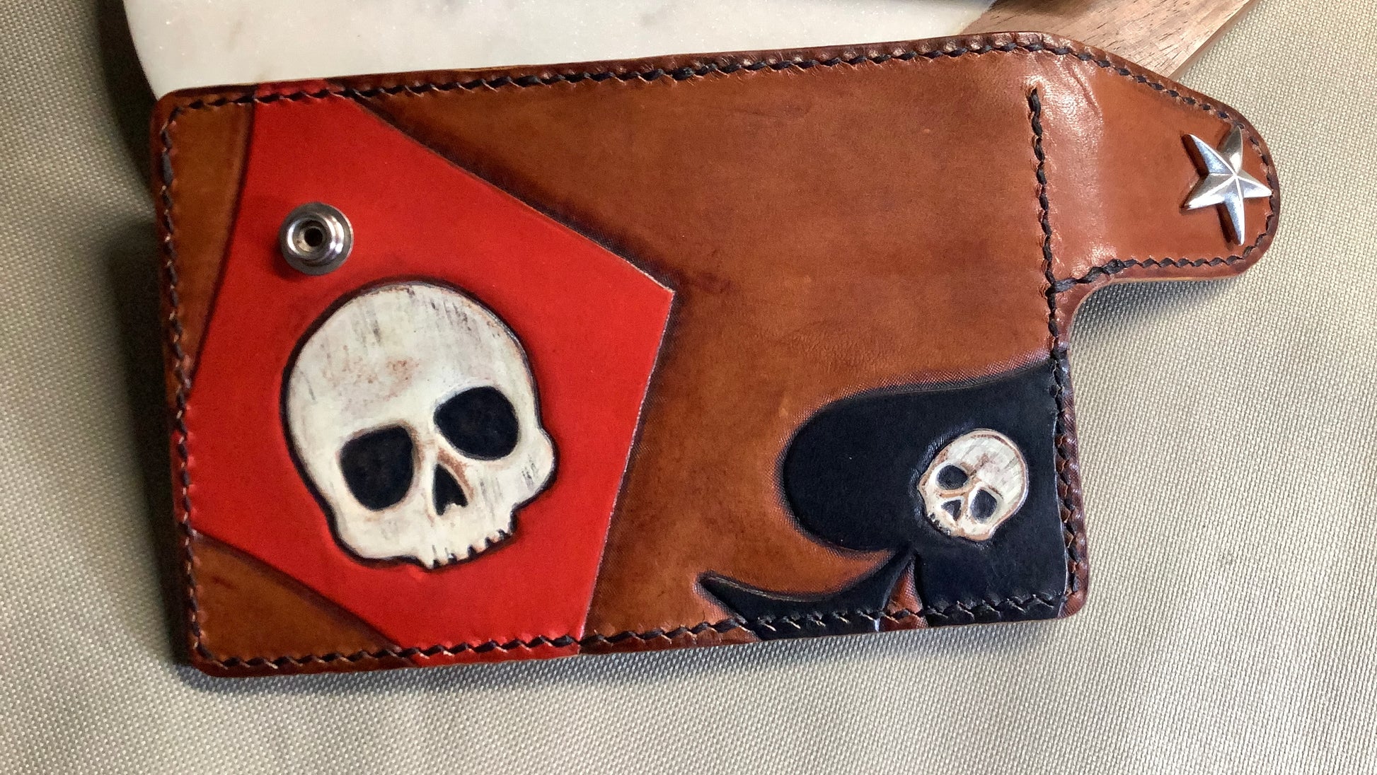 I-35 Leather - Vertical Wallet - Casino Skulls
