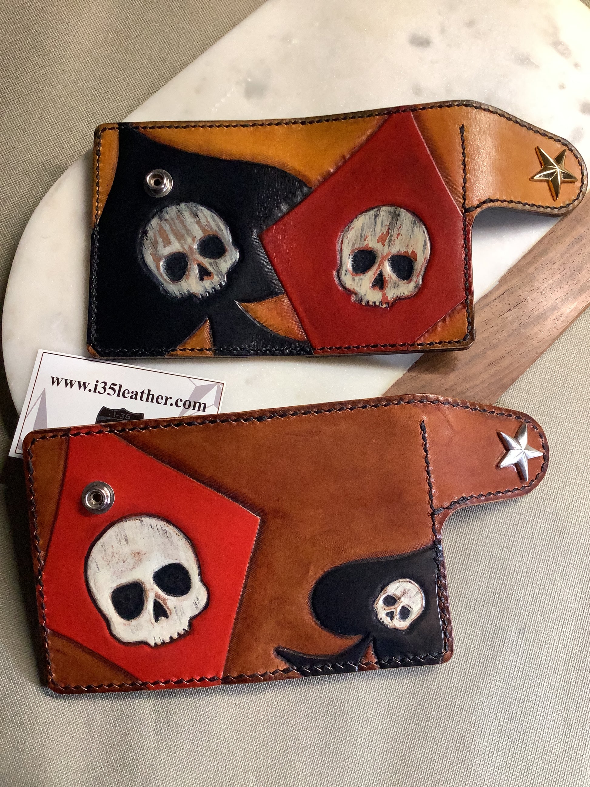 I-35 Leather - Vertical Wallet - Poker Skulls