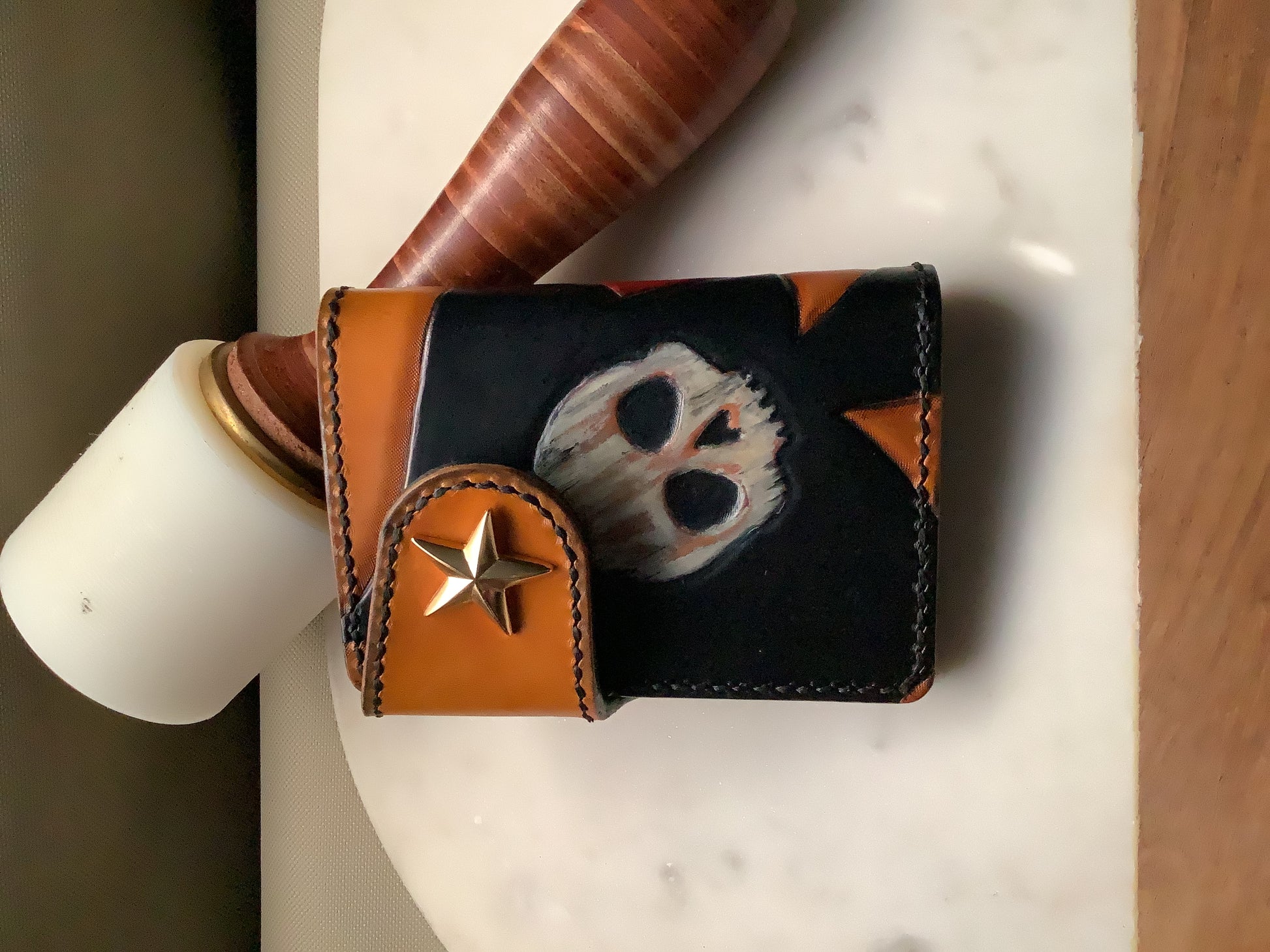 I-35 Leather - Vertical Wallet - Poker Skulls
